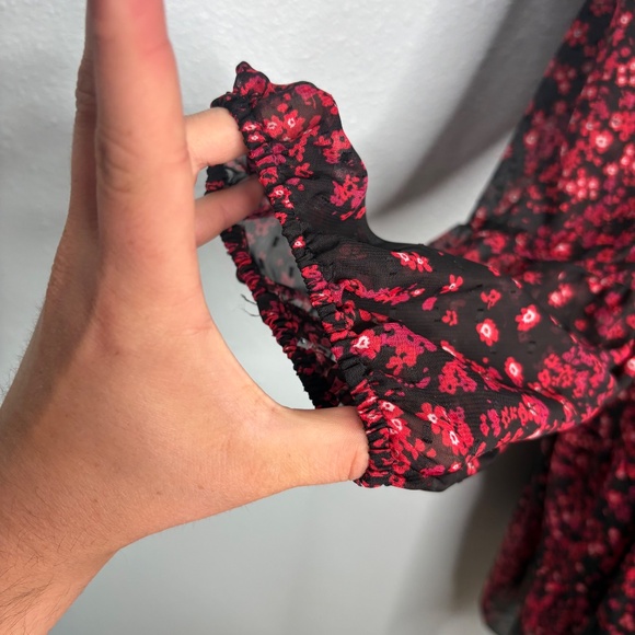 Maison Tara Plus Size Black Red Floral Dress - Picture 6 of 13